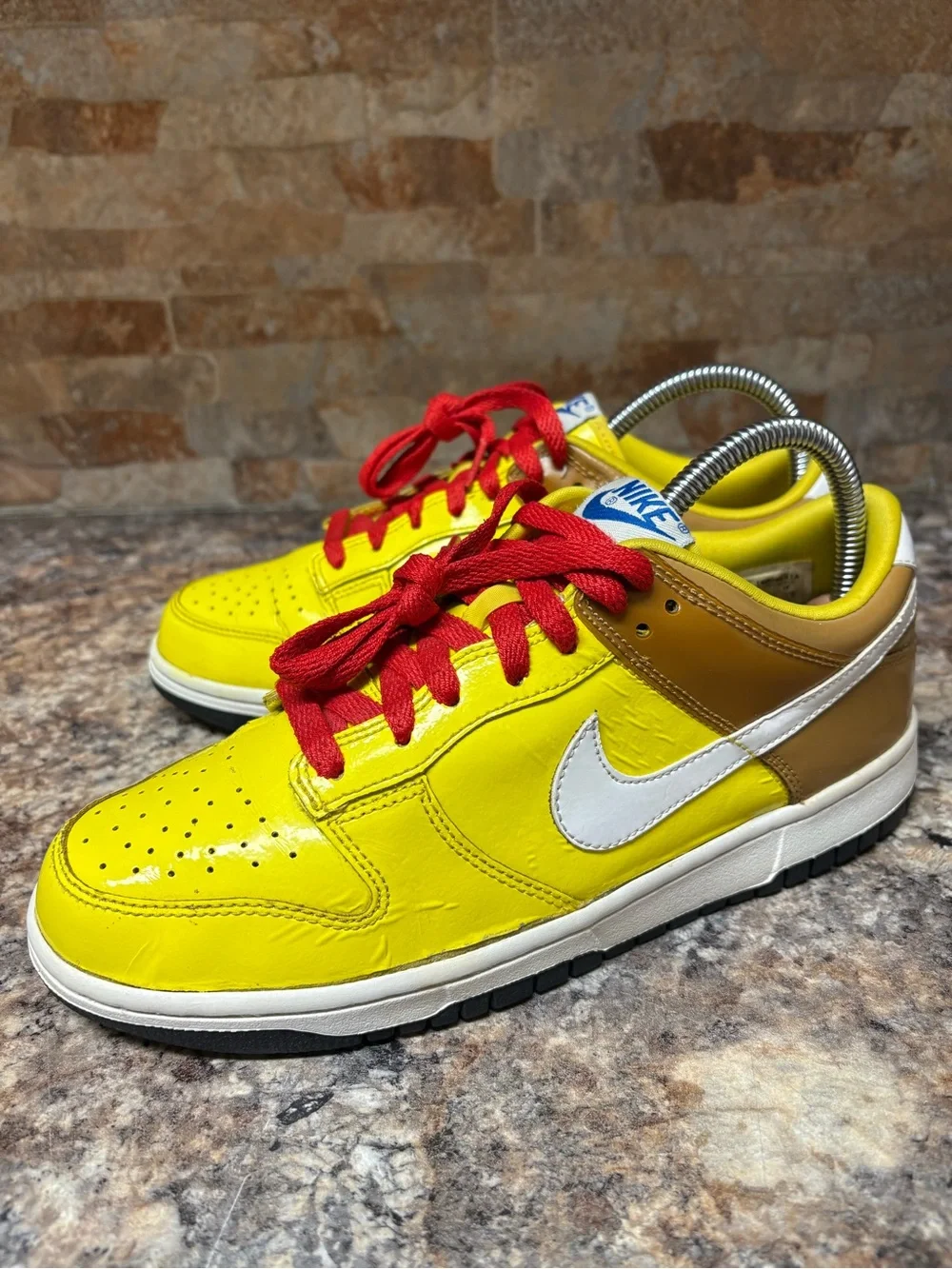 Nike Dunk Low 2007 Spongebob Size 6.5